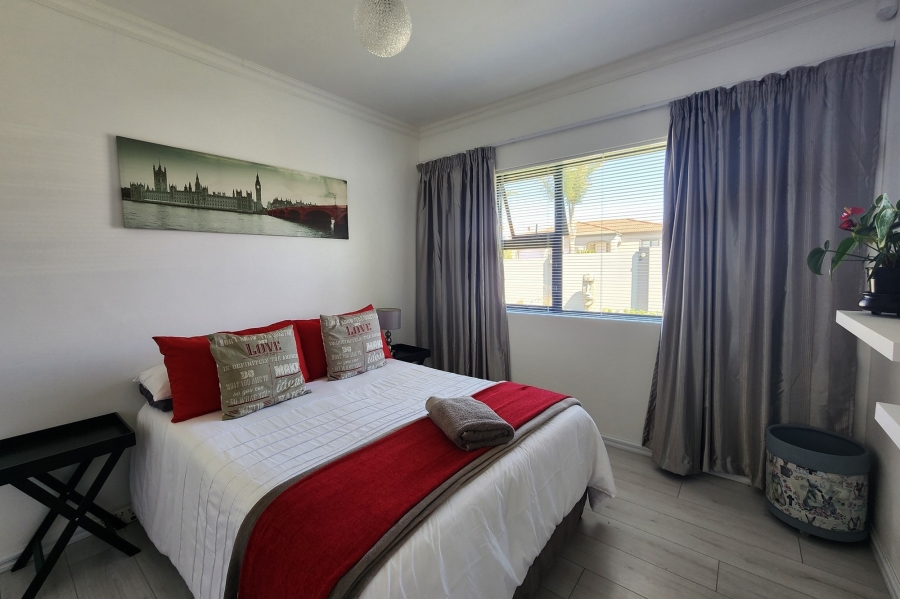 3 Bedroom Property for Sale in Wavecrest Eastern Cape